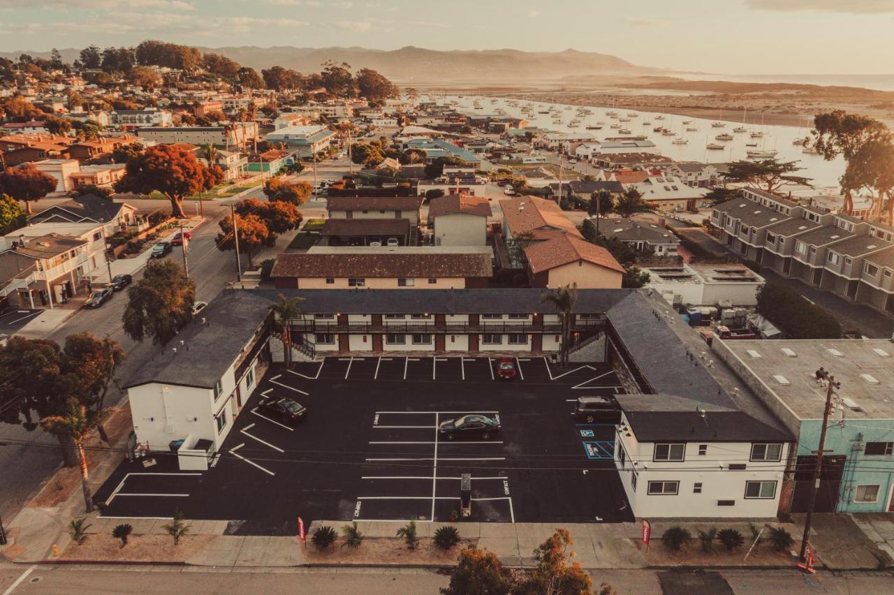 Blufftop Inn & Suites - Wharf/Restaurant District Моро Бей Екстериор снимка